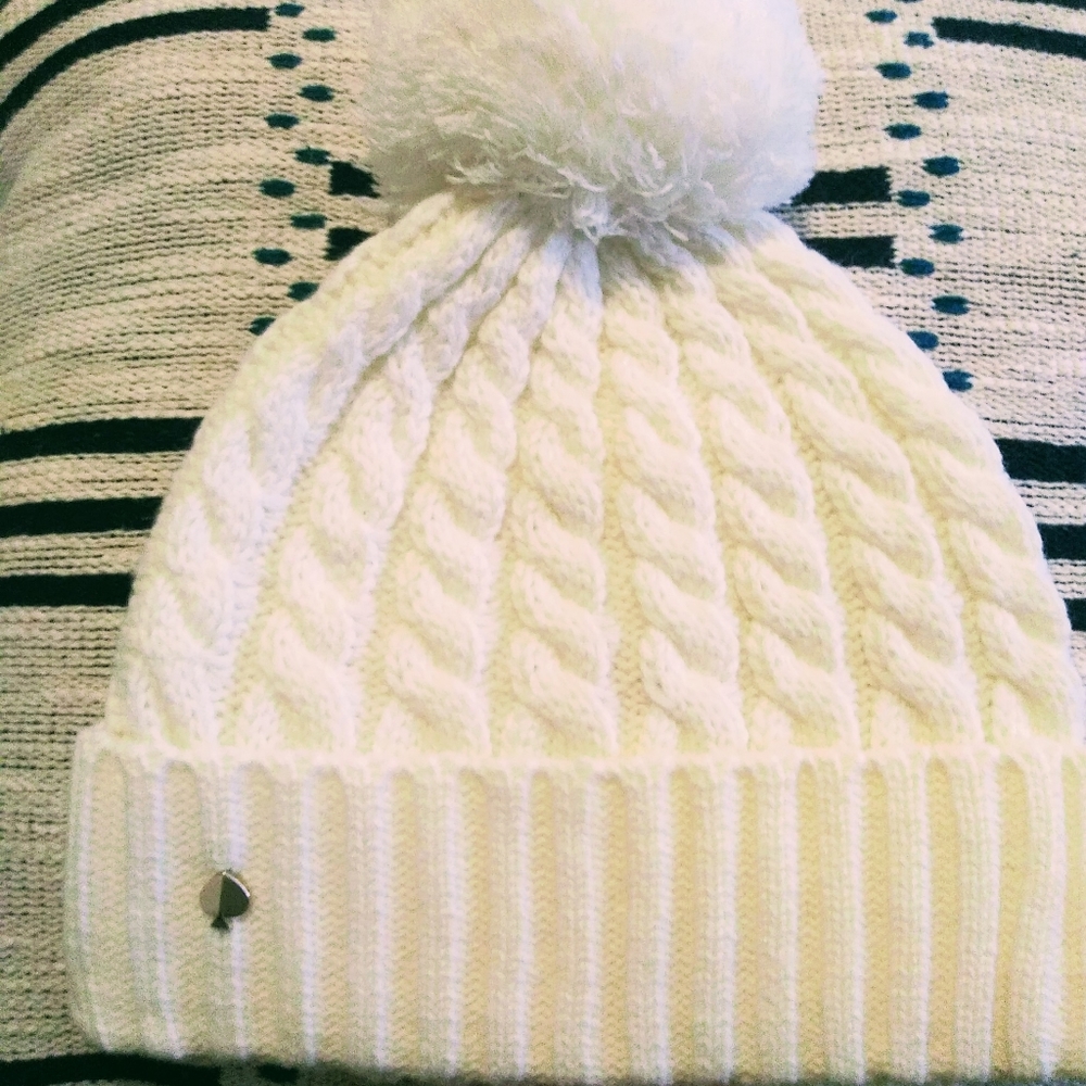 Kate Spade Cable Winter Cream Beanie Pom - Picture 2 of 5